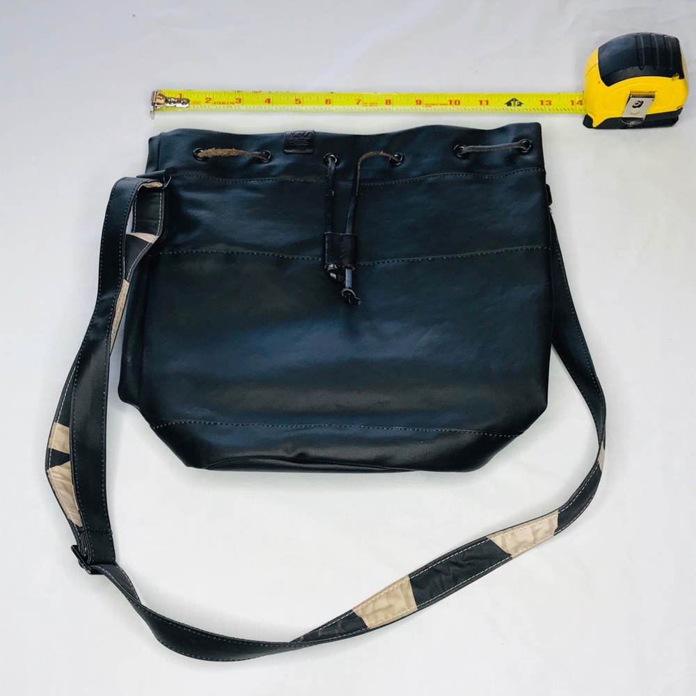 Herschel supply company black tote bag